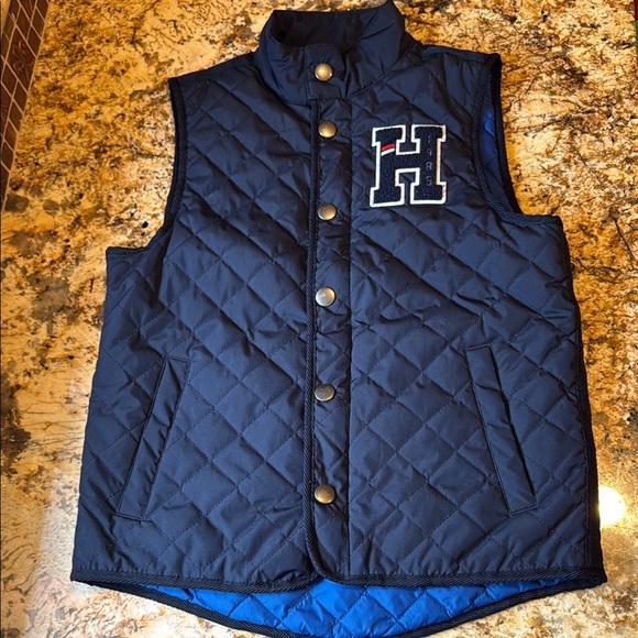 Tommy Hilfiger Vest Navy Blue Quilted Sporty Style and Varsity H Kids Size 8-10 - Picture 1 of 12